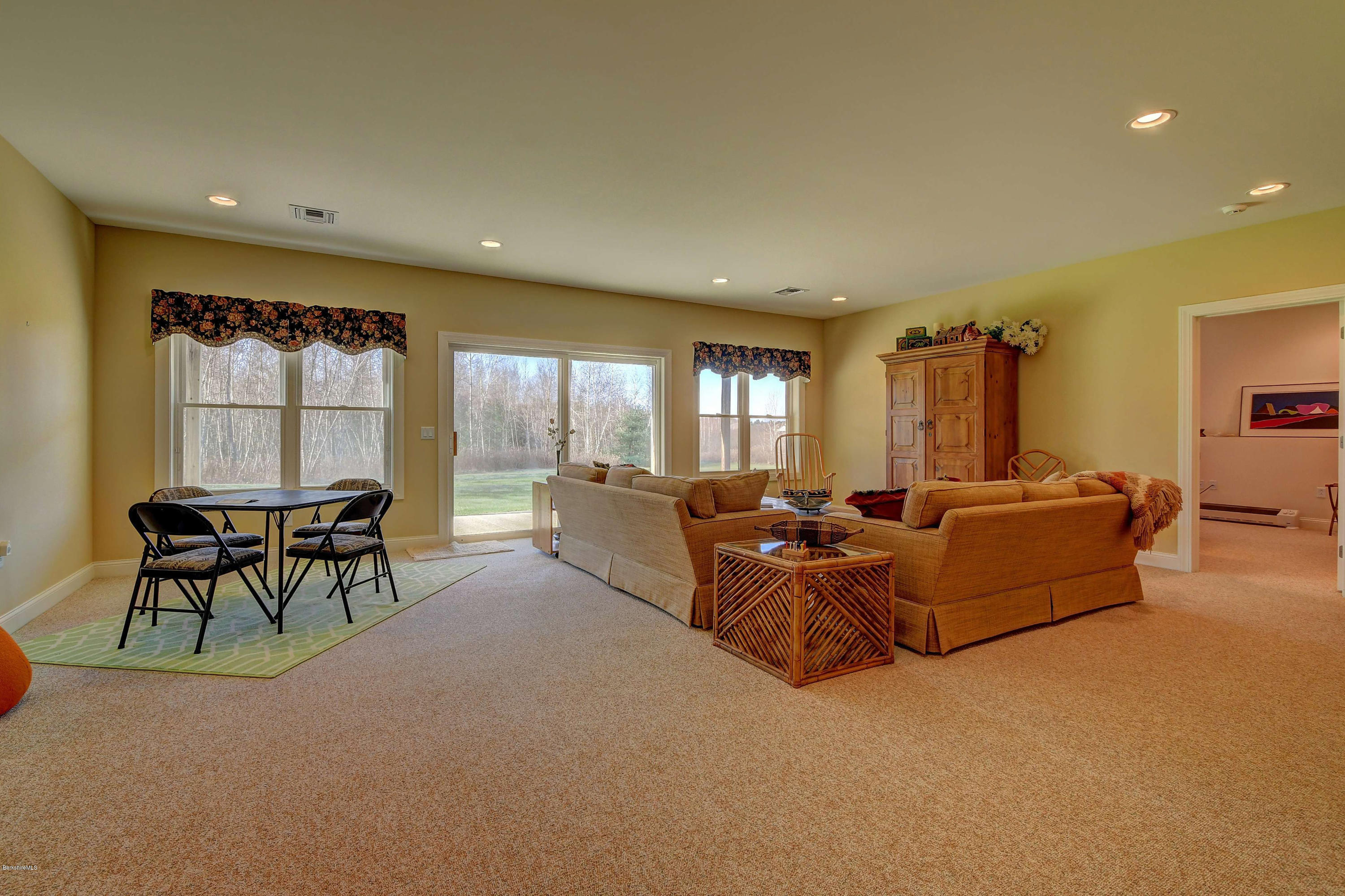568 Red Barn Road Dalton, MA 01226 - Photo 22 of 43 Family Room