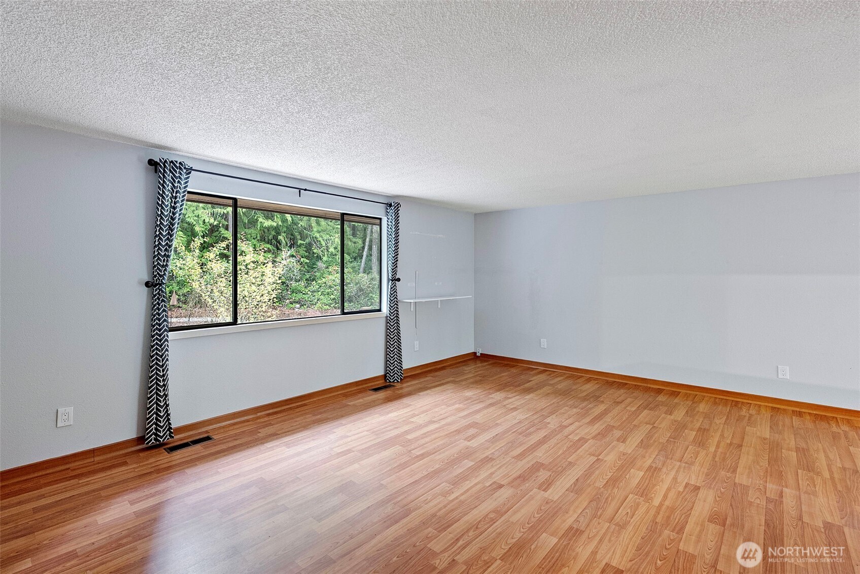 6550 Northwest Mathwig Lane Silverdale, WA 98383 - Photo 3 of 35