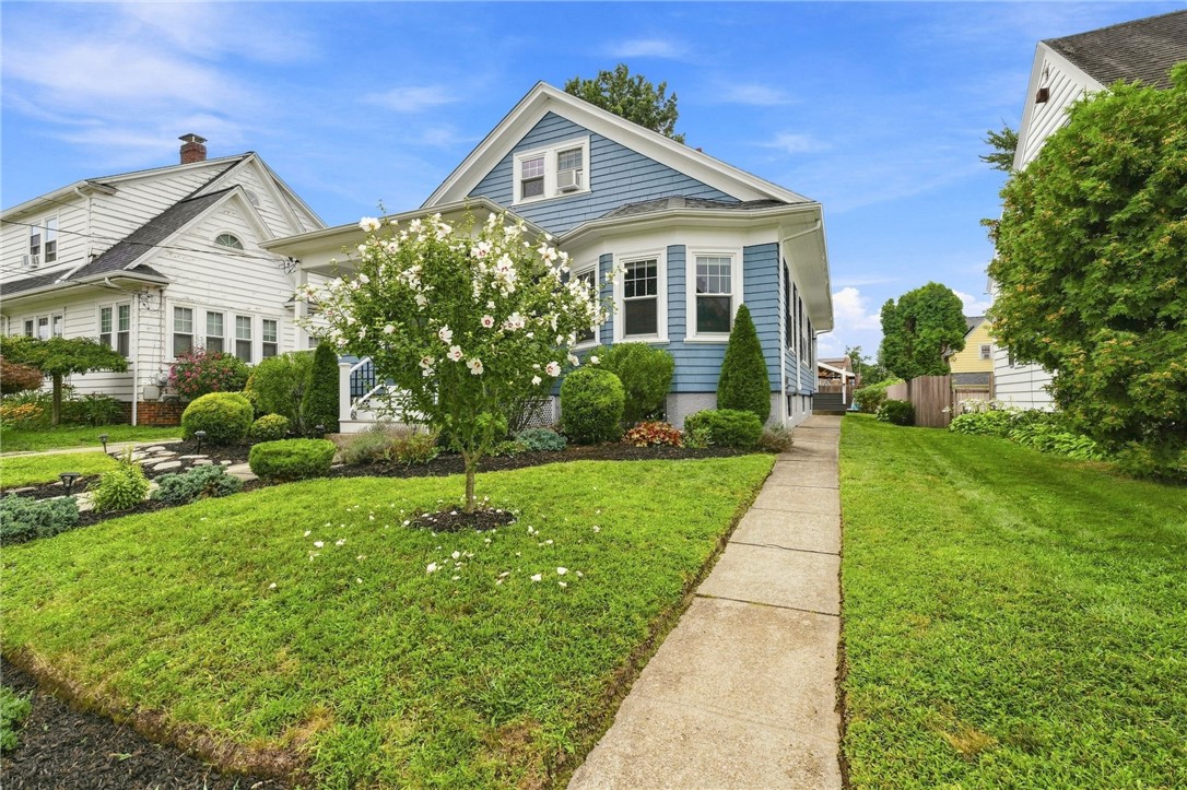 55 Friendly Road Cranston, RI 02910 - Photo 3 of 50 Gallery Image 3
