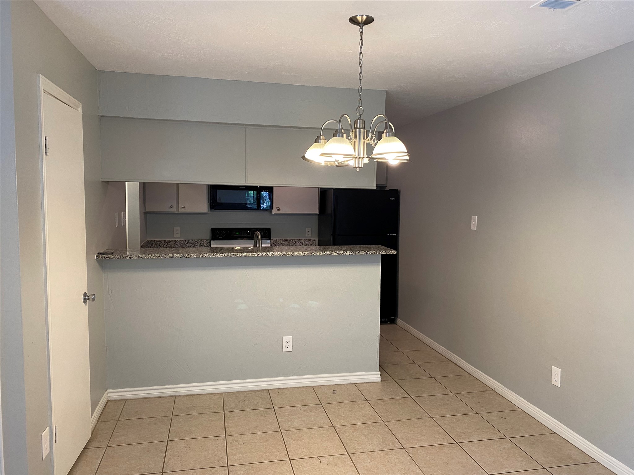 2401 Sycamore Avenue, Unit C2 Huntsville, TX 77340 - Photo 4 of 21