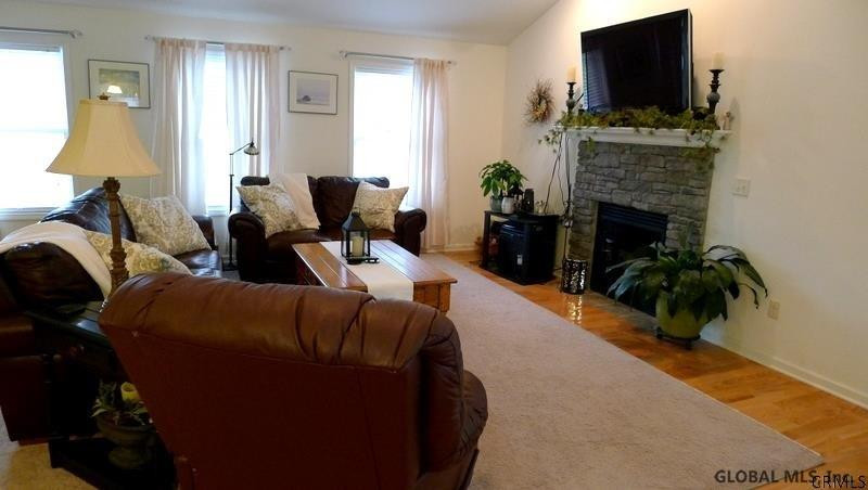 150 Ashdown Road Clifton Park, NY 12019 - Photo 4 of 25 Photo 4