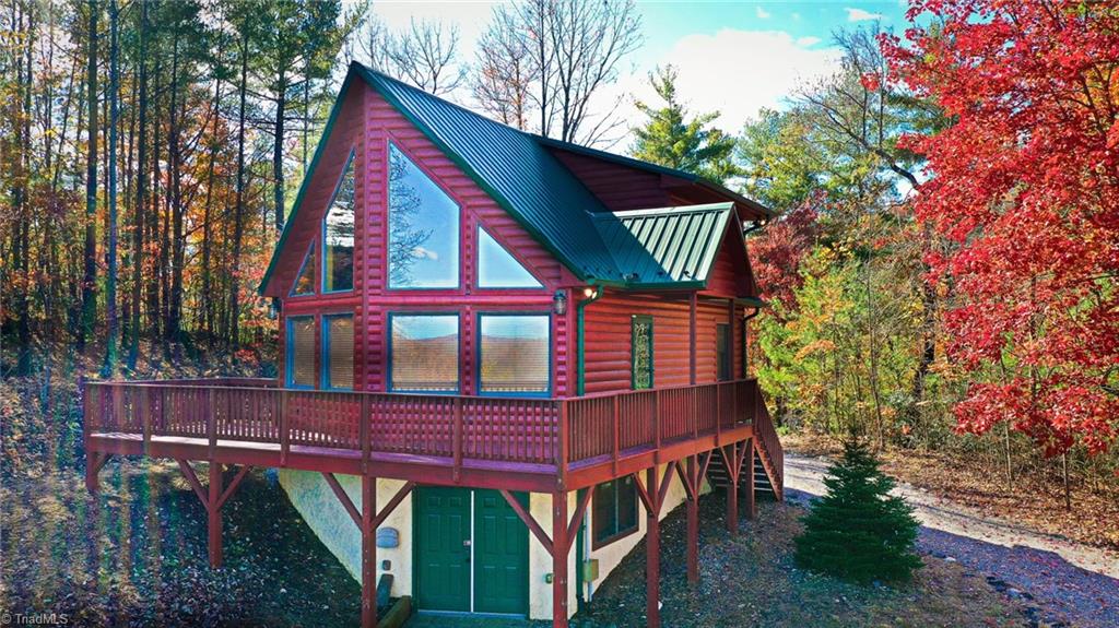 600 Wolf Pen Road Purlear, NC 28665 - Photo 1 of 26