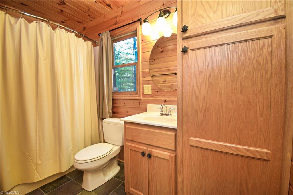 600 Wolf Pen Road Purlear, NC 28665 - Photo 11 of 26