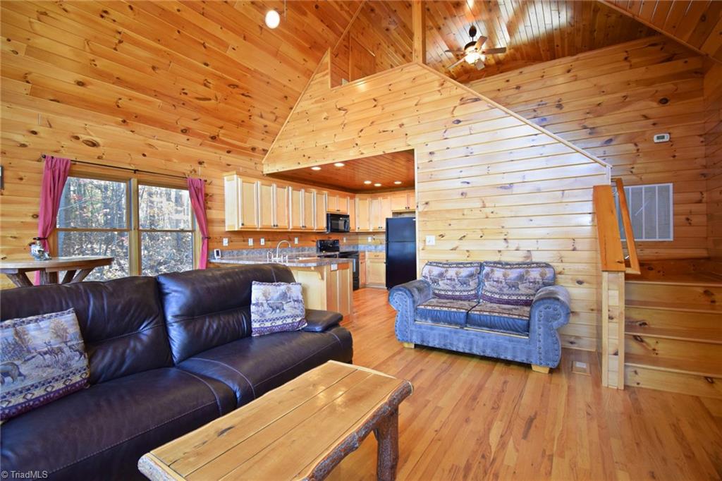 600 Wolf Pen Road Purlear, NC 28665 - Photo 5 of 26