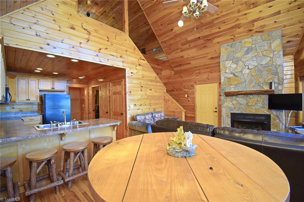 600 Wolf Pen Road Purlear, NC 28665 - Photo 7 of 26