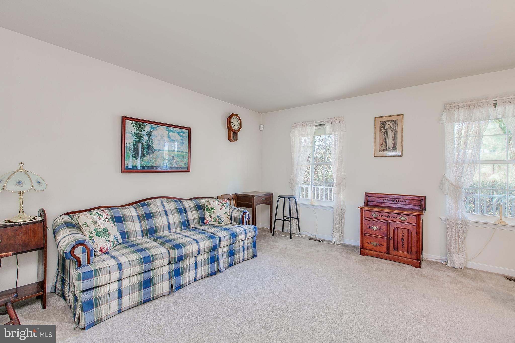 890 4 Seasons Road Westminster, MD 21157 - Photo 20 of 49 Formal living room