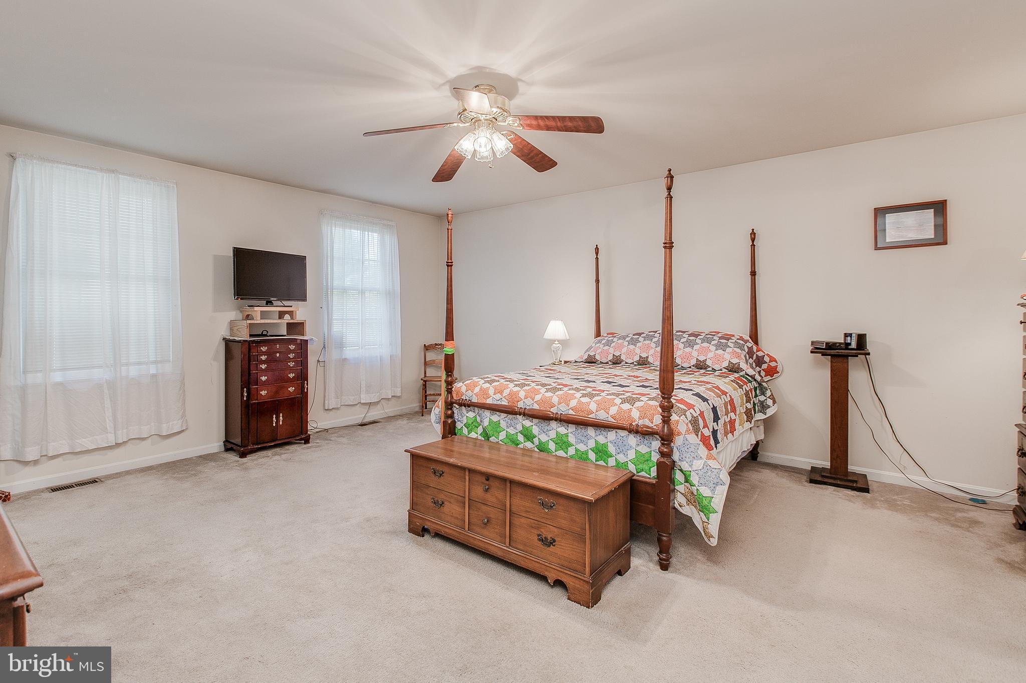 890 4 Seasons Road Westminster, MD 21157 - Photo 22 of 49 Master bedroom