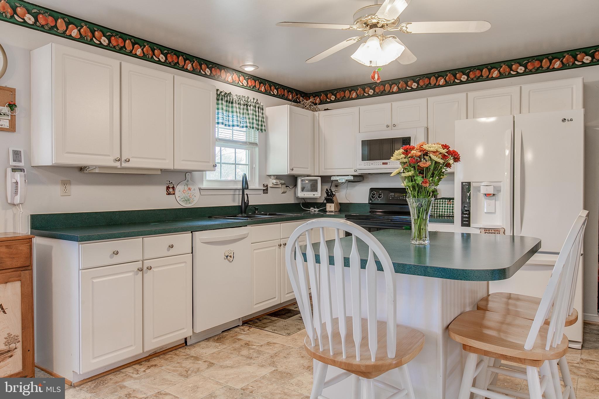 890 4 Seasons Road Westminster, MD 21157 - Photo 10 of 49 Eat in kitchen with island