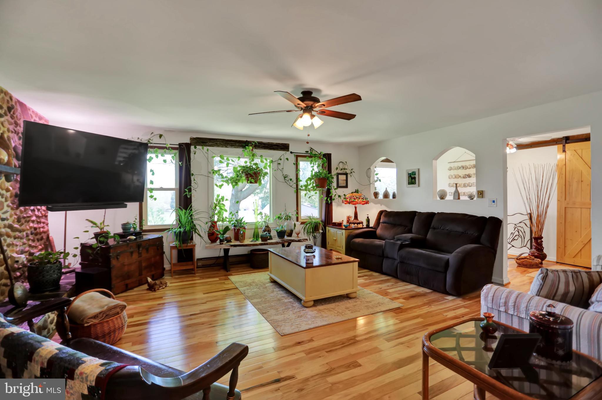 1004 South Stepney Road Aberdeen, MD 21001 - Photo 15 of 56 Living Room