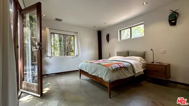 $10,500 | 3617 Maplewood Avenue, Los Angeles, CA 90066