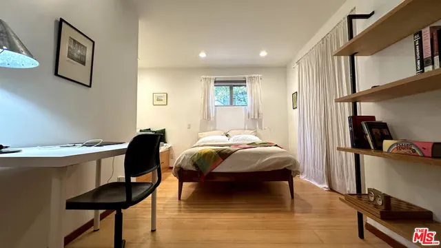 $10,500 | 3617 Maplewood Avenue, Los Angeles, CA 90066