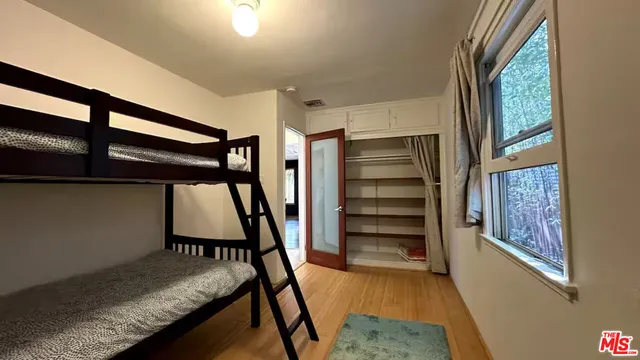 $10,500 | 3617 Maplewood Avenue, Los Angeles, CA 90066