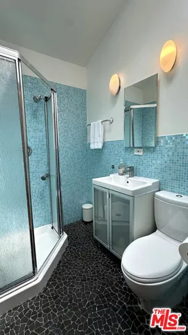 $10,500 | 3617 Maplewood Avenue, Los Angeles, CA 90066