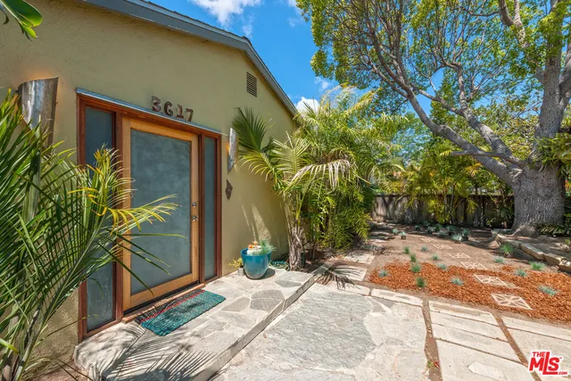 $10,500 | 3617 Maplewood Avenue, Los Angeles, CA 90066