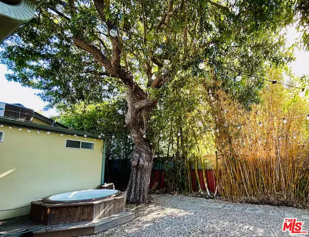 $10,500 | 3617 Maplewood Avenue, Los Angeles, CA 90066