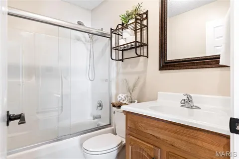$289,900 | 206 Wenona Drive, Washington, MO 63090