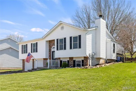 $289,900 | 206 Wenona Drive, Washington, MO 63090