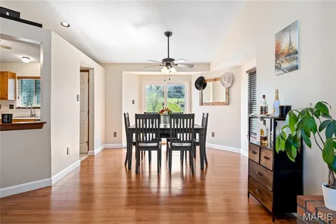 $289,900 | 206 Wenona Drive, Washington, MO 63090