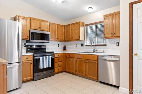 $289,900 | 206 Wenona Drive, Washington, MO 63090