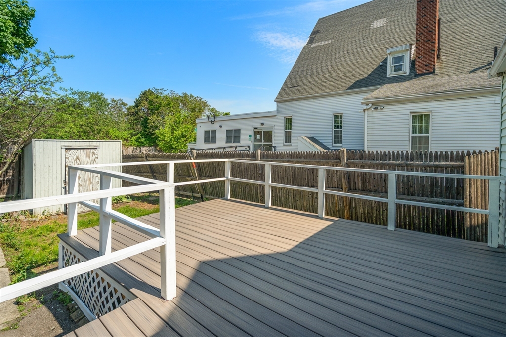 25 Curve Street Newton, MA 02465 - Photo 8 of 40