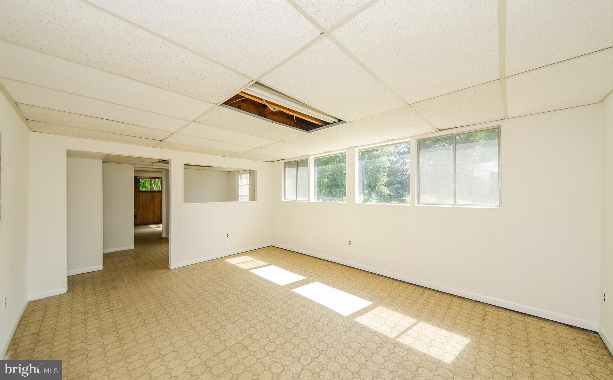 4411 Roundhill Road Alexandria, VA 22310 - Photo 18 of 23 Gallery Image 18