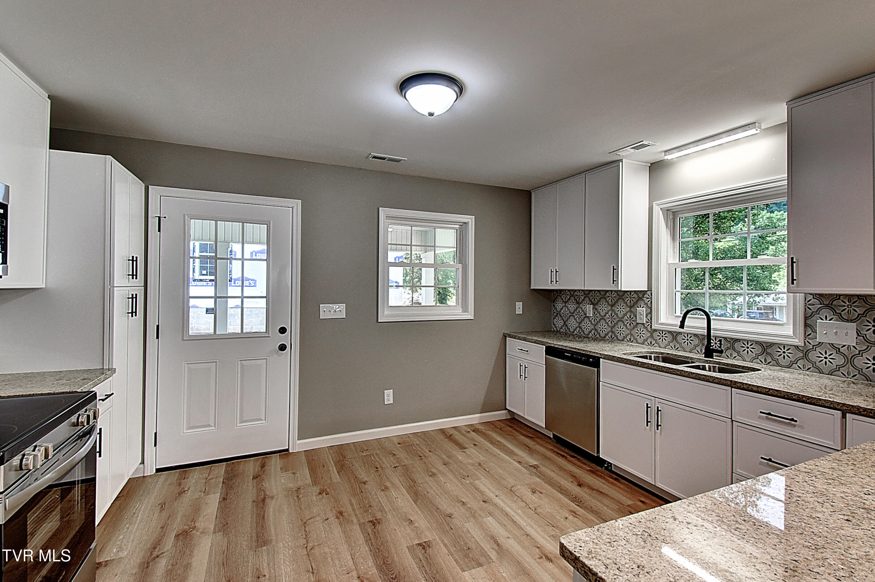 1651 Siam Road Elizabethton, TN 37643 - Photo 19 of 36 15