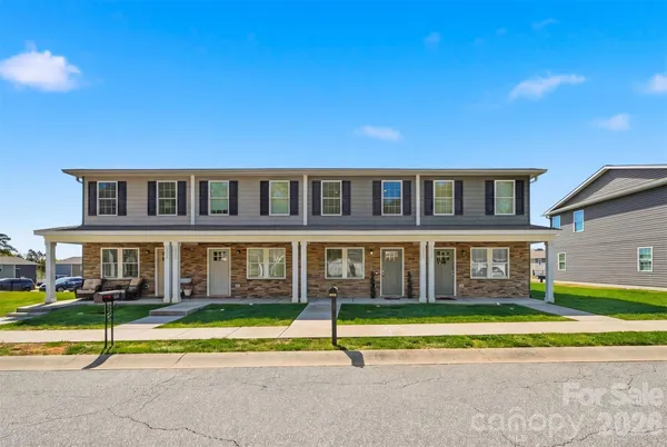 $224,900 | 3953 Newhall Drive Northwest, Hickory, NC 28601