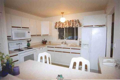 1504 Charter Oak Drive Rochester, MI 48309 - Photo 4 of 6 516958-3.JPG