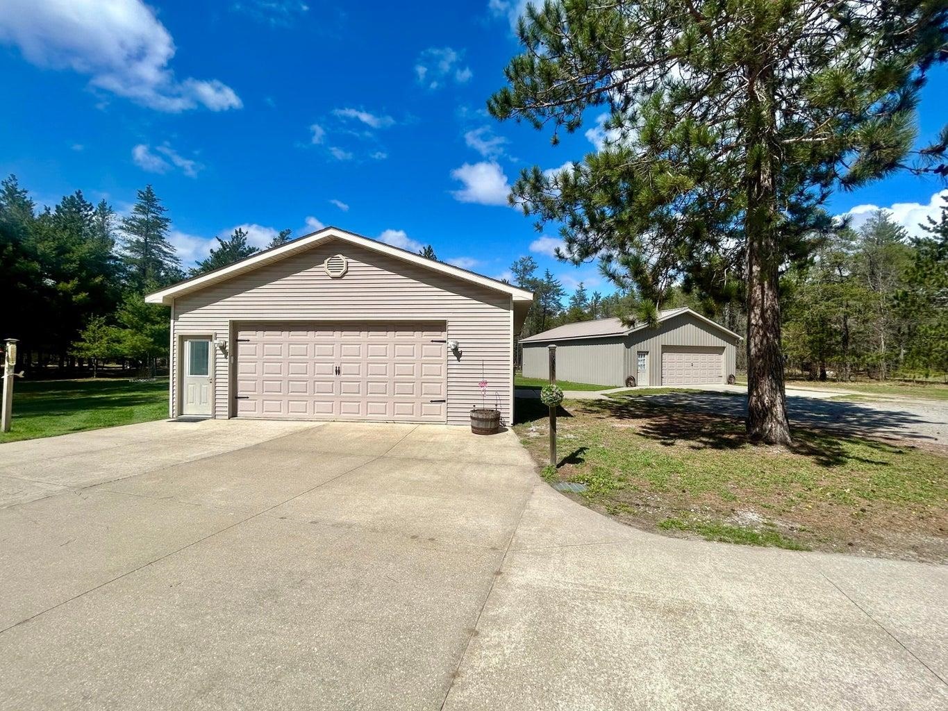 4260 West Dort Road Roscommon, MI 48653 - Photo 5 of 47