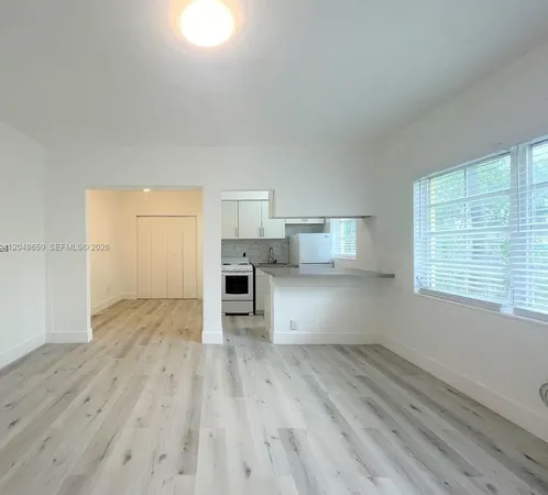 $1,700 | 1021 Euclid Avenue, Unit 9, Miami Beach, FL 33139
