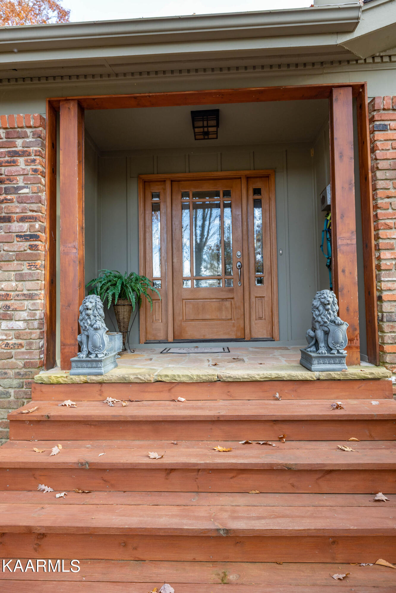 138 Cumberland View Drive Oak Ridge, TN 37830 - Photo 3 of 36 Front Entry