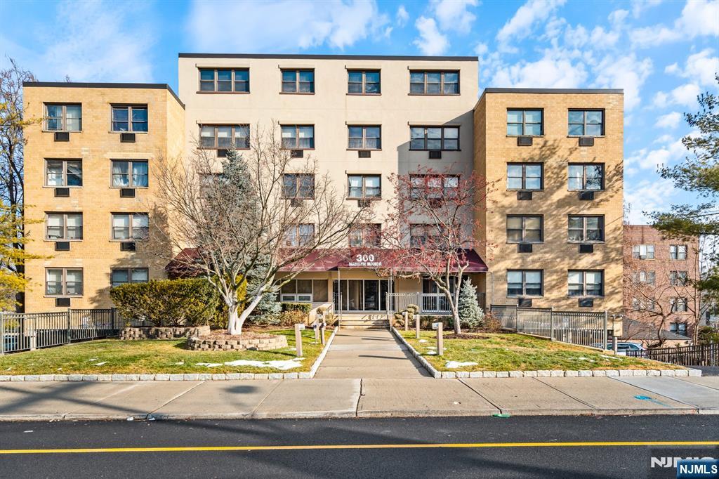 300 Lookout Avenue, Unit C4 Hackensack, NJ 07601 - Photo 14 of 17