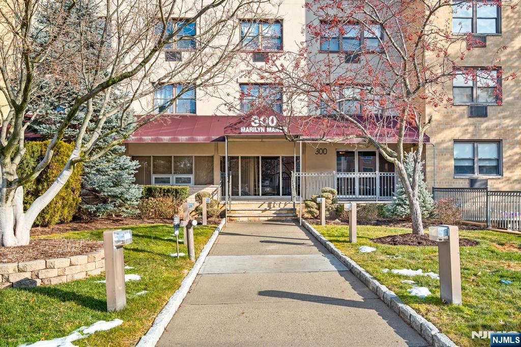 300 Lookout Avenue, Unit C4 Hackensack, NJ 07601 - Photo 15 of 17