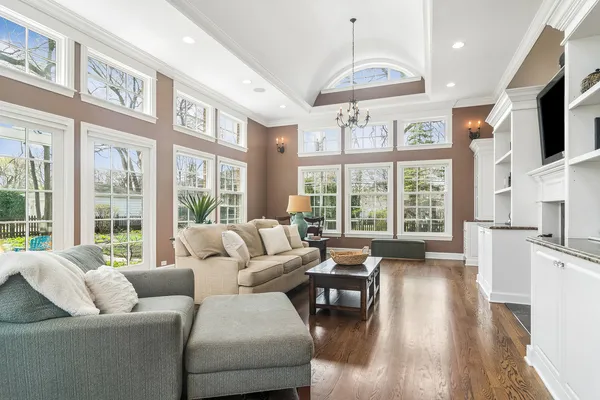 $2,200,000 | 630 South Beverly Lane, Arlington Heights, IL 60005