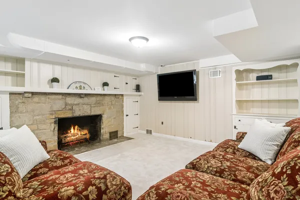 $2,200,000 | 630 South Beverly Lane, Arlington Heights, IL 60005