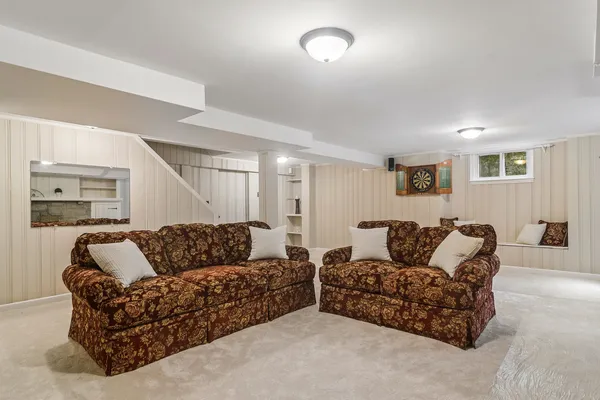 $2,200,000 | 630 South Beverly Lane, Arlington Heights, IL 60005