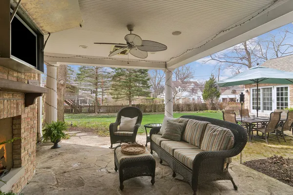$2,200,000 | 630 South Beverly Lane, Arlington Heights, IL 60005