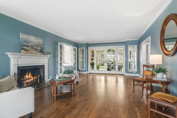 $2,200,000 | 630 South Beverly Lane, Arlington Heights, IL 60005