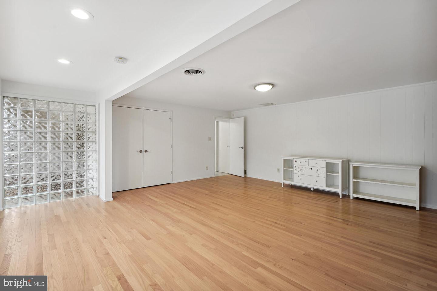 7700 Hamilton Spring Road Bethesda, MD 20817 - Photo 3 of 29