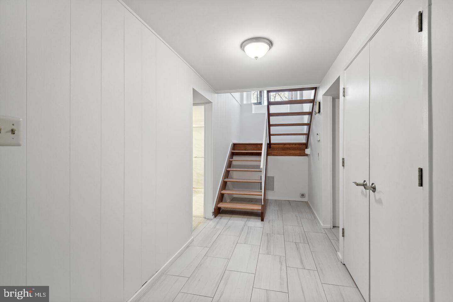 7700 Hamilton Spring Road Bethesda, MD 20817 - Photo 4 of 29