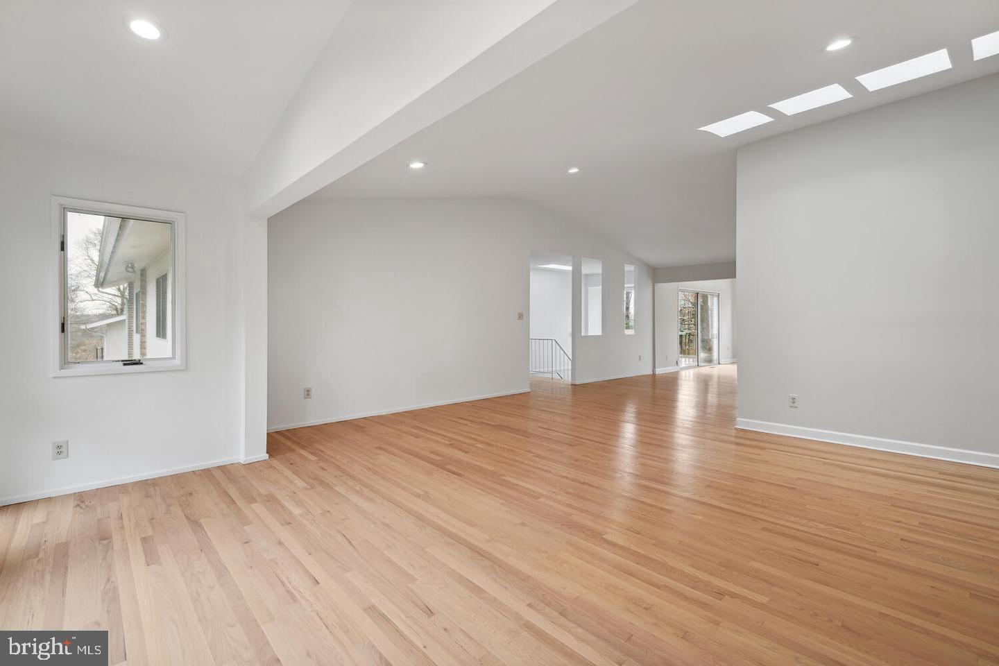 7700 Hamilton Spring Road Bethesda, MD 20817 - Photo 5 of 29