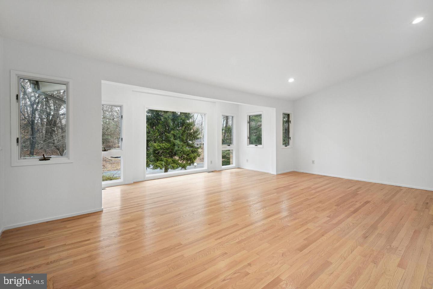 7700 Hamilton Spring Road Bethesda, MD 20817 - Photo 6 of 29