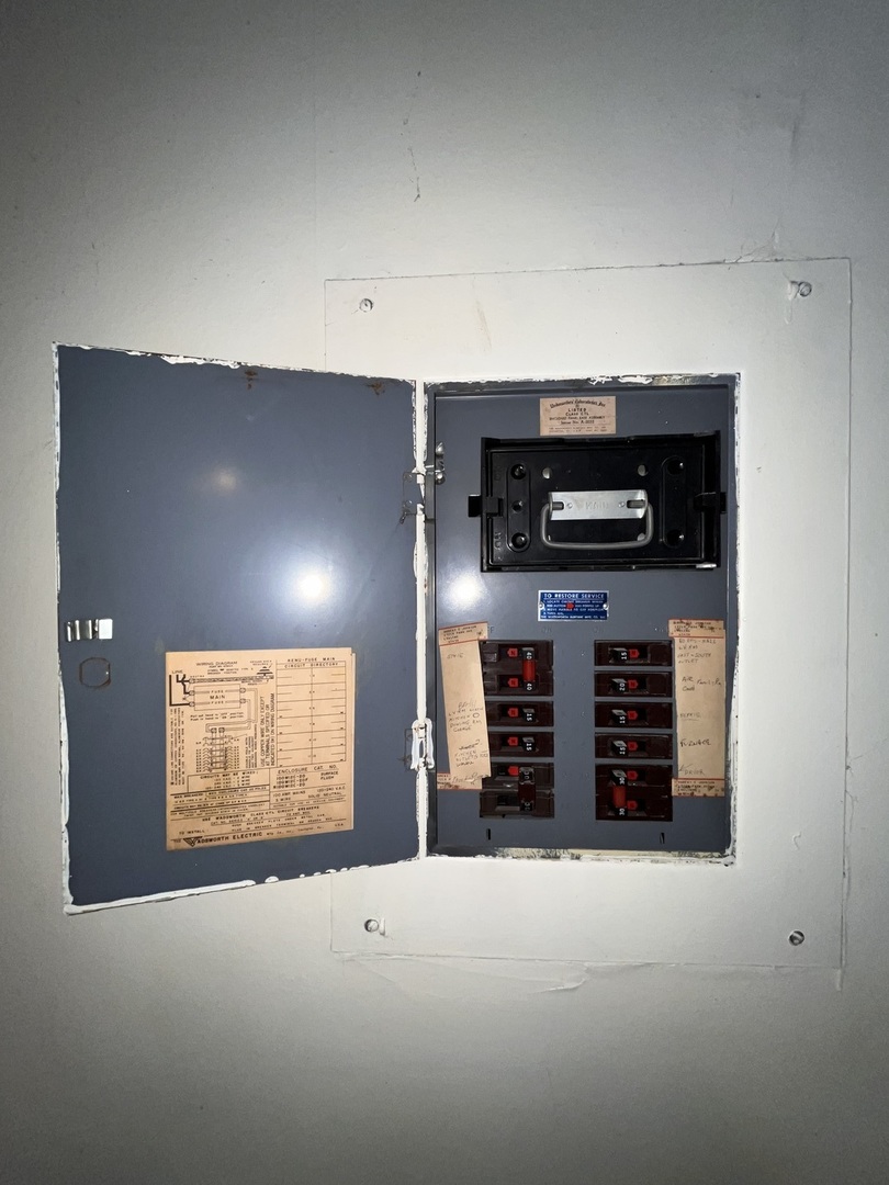 17218 Park Avenue Lansing, IL 60438 - Photo 15 of 19 a view of empty room with window