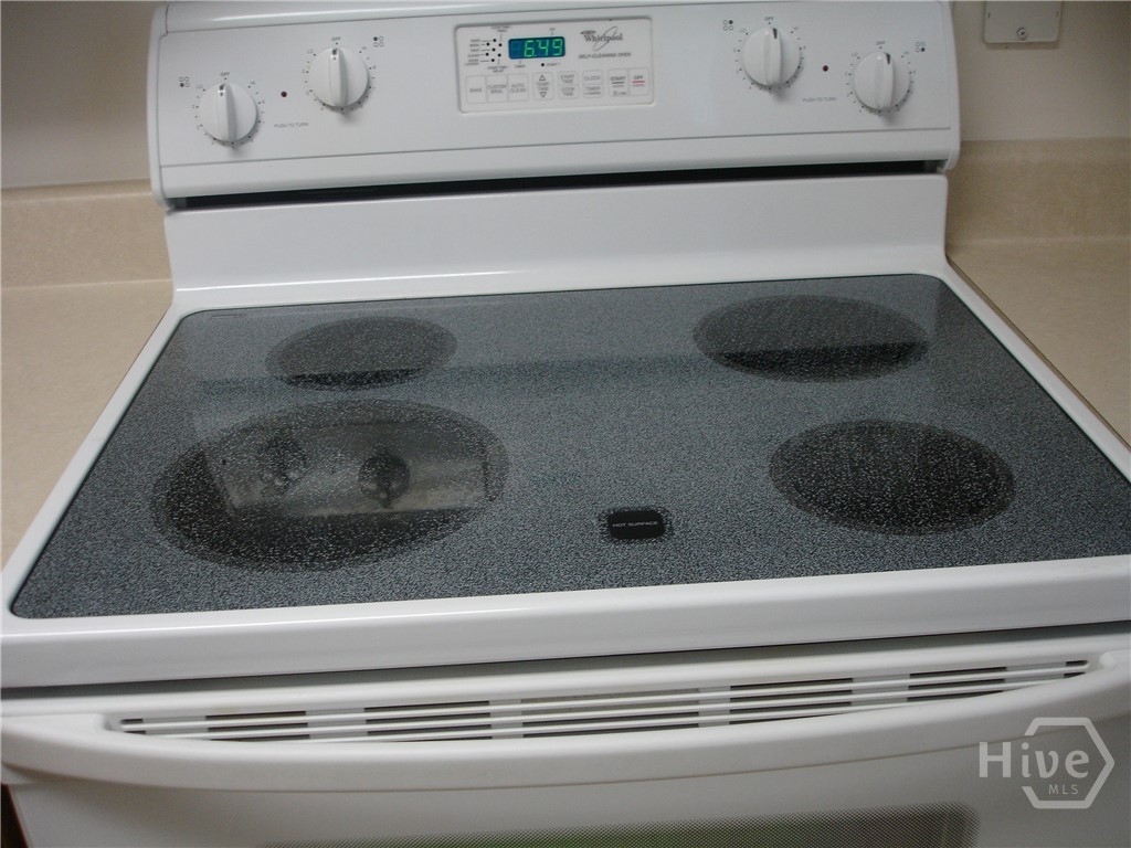 685 Rushing Street Richmond Hill, GA 31324 - Photo 10 of 34 My favorite - a new smooth top stove!