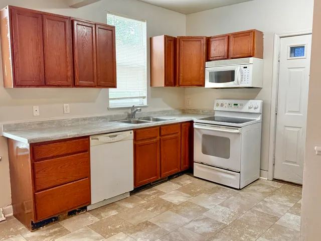 $149,000 | 821 Trimble Avenue, Kalamazoo, MI 49048