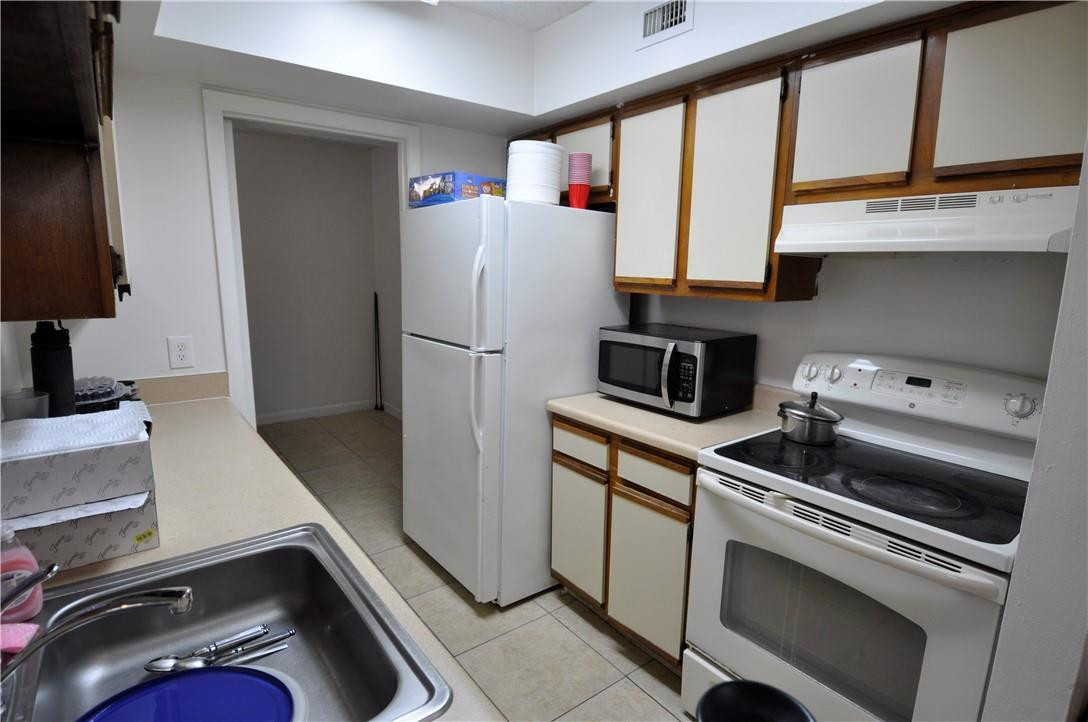 5720 Rock Island Road, Unit 389 Tamarac, FL 33319 - Photo 9 of 36 Photo 9
