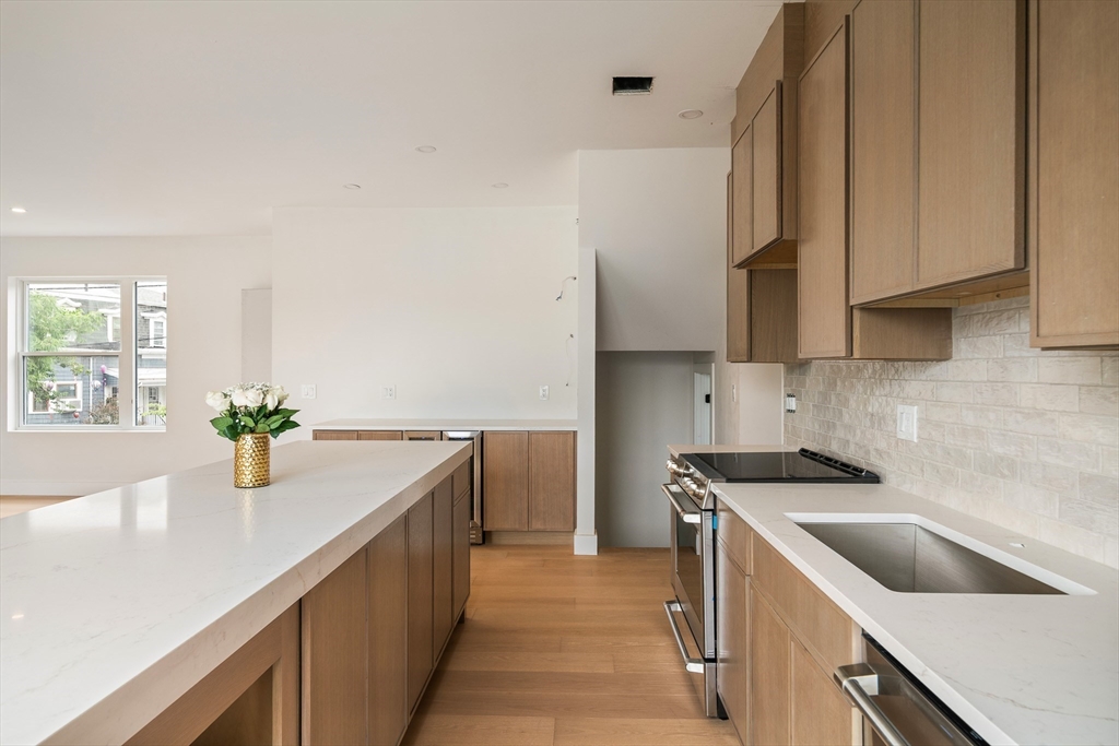 60 Franklin Street, Unit 2 Somerville, MA 02145 - Photo 5 of 25