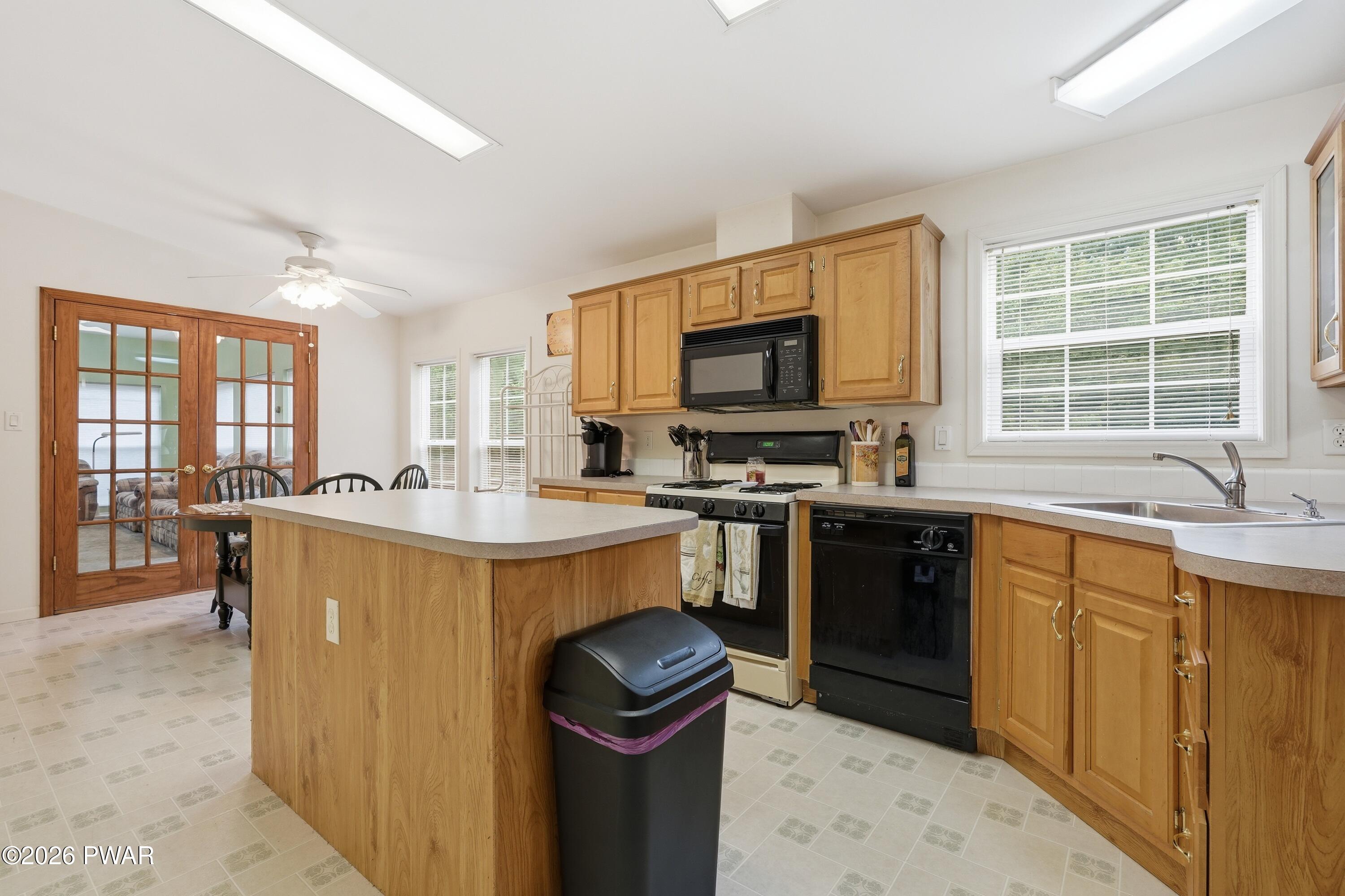 143 Chivers Road Lake Ariel, PA 18436 - Photo 3 of 52
