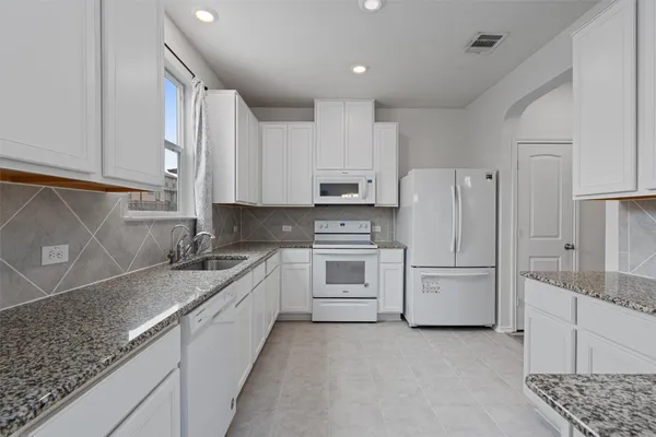 $2,250 | 305 Los Cobos Lane, Georgetown, TX 78626