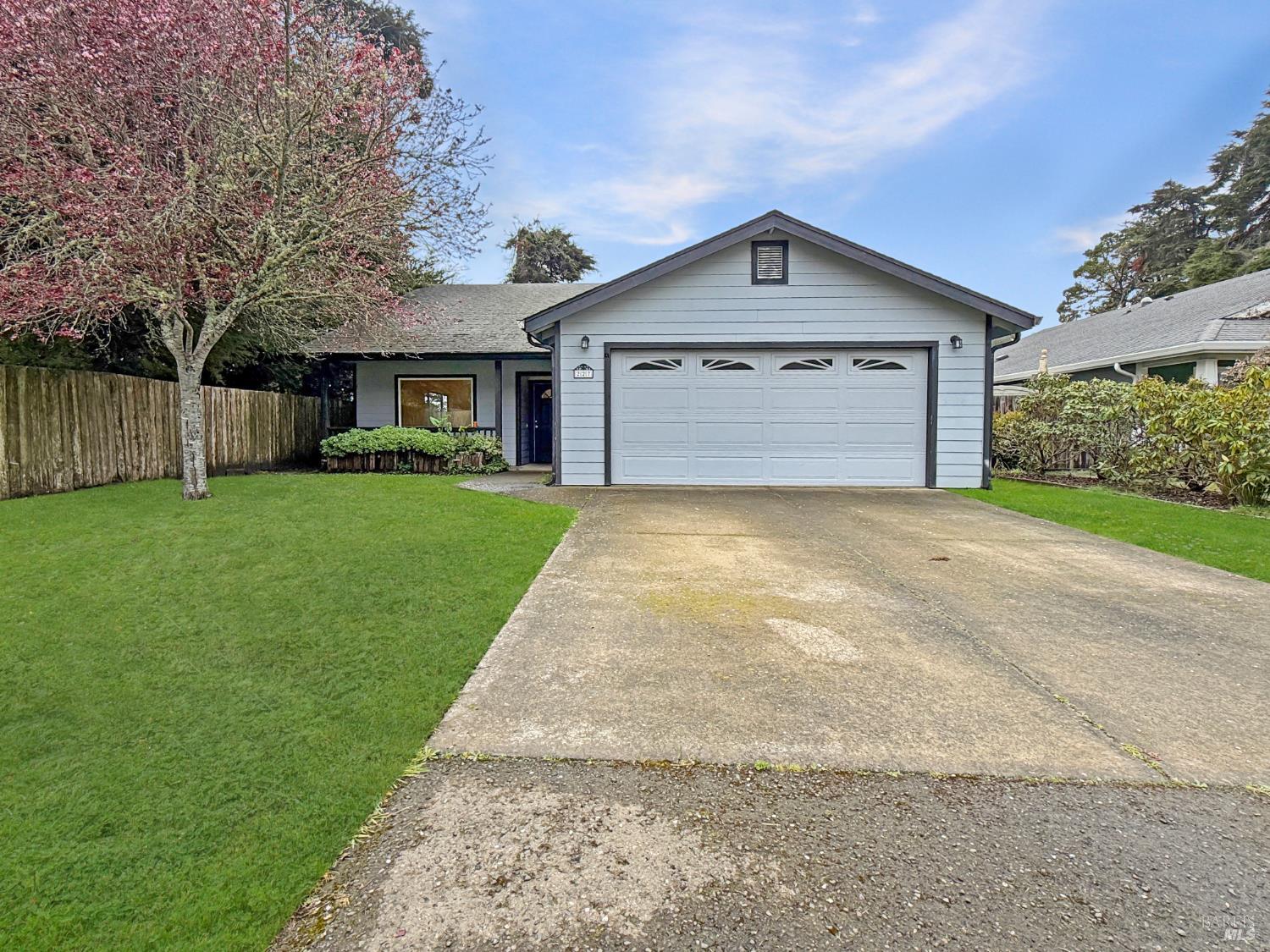 227 Hocker Lane Fort Bragg, CA 95437 - Photo 4 of 34